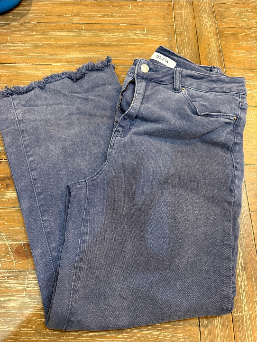 Zenana Outfitters Women's Washed Navy Cropped Jeans with Frayed Hem